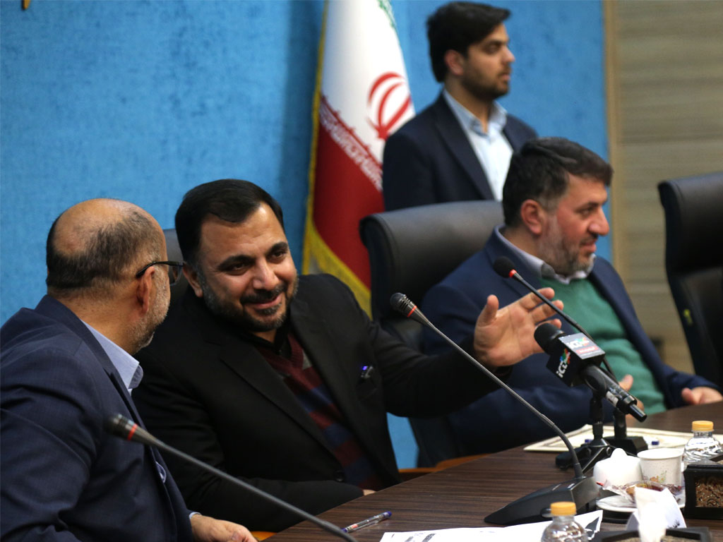 گزارش تصویری افتتاح نخستین سایت 5G استان یزد توسط وزیر ارتباطات