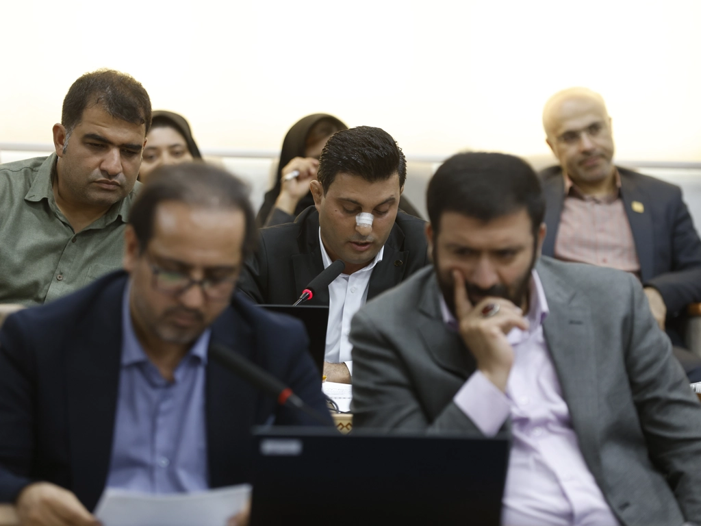 ثبت سرعت ۱.۹۵۱ گیگابیتی 5G ایرانسل در حضور معاون رئیس‌جمهوری